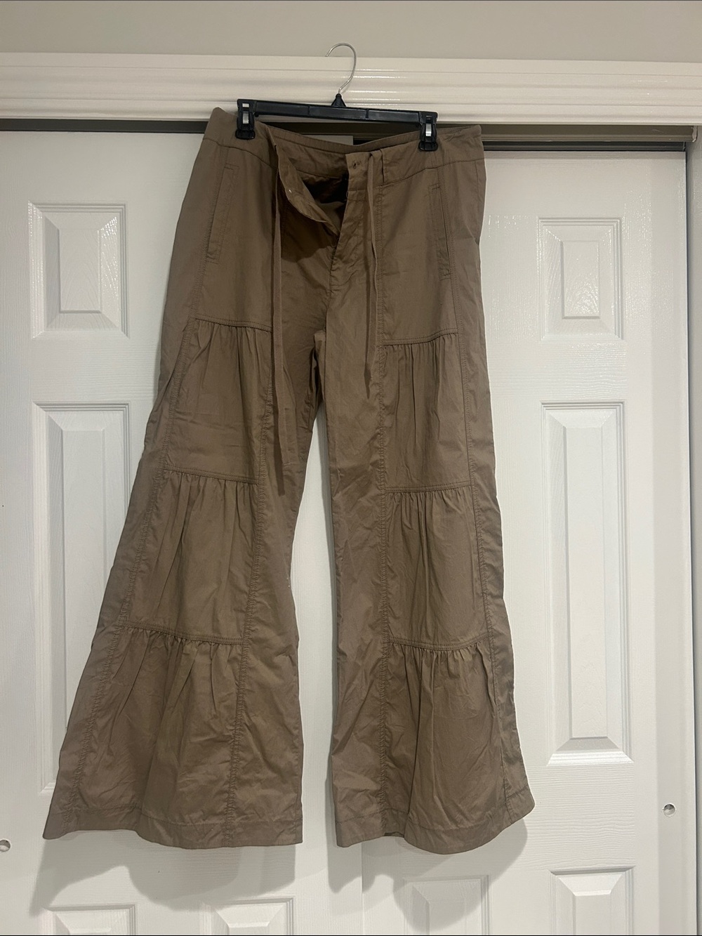 Wide-Leg Tiered Pants in Taupe